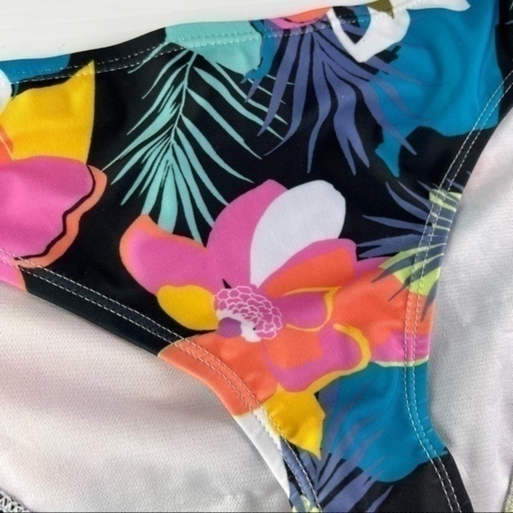 YMI womens medium tropical pattern bikini bottom size medium - Picture 5 of 5